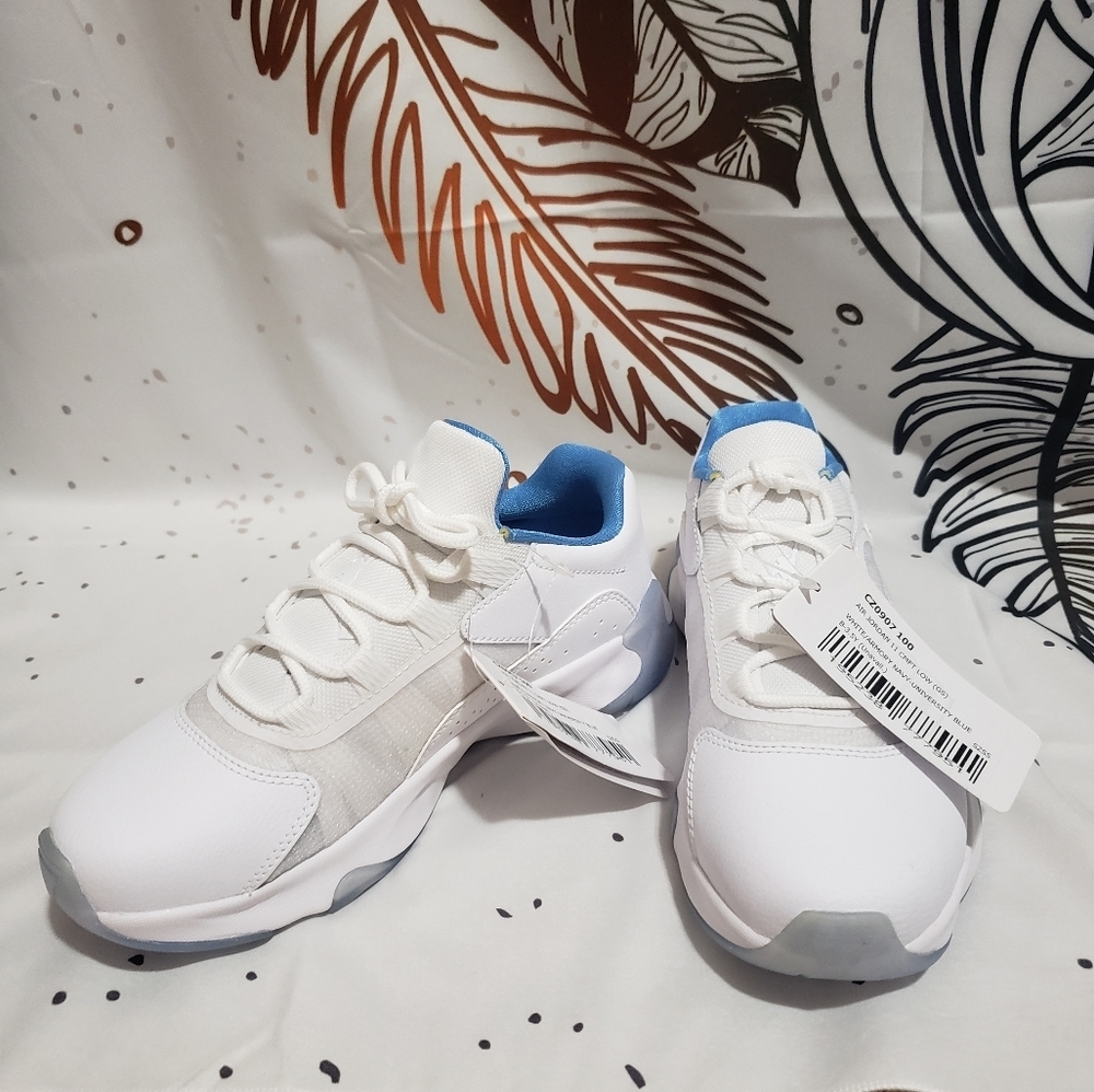 Air Jordan | Kids Unisex 11 CMFT low Size 3.5 Y